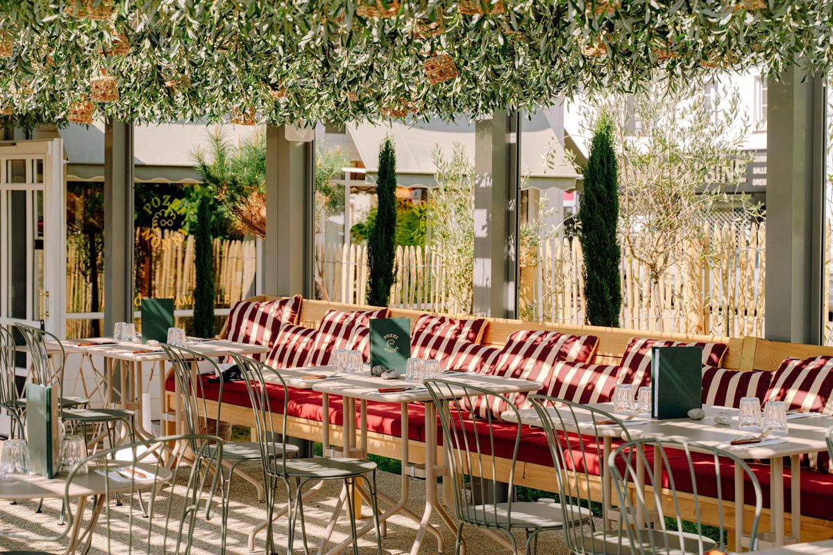La pergola fleurie de la trattoria Pozzi Nonni à Bois-Guillaume